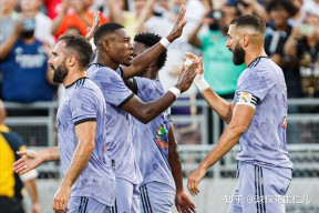 多米APP下载-赛地聚焦——欧超杯赛后热度飙升，迈阿密热火调整名单，气氛紧张，身体对抗强度拉满(欧超杯赛前发布会)