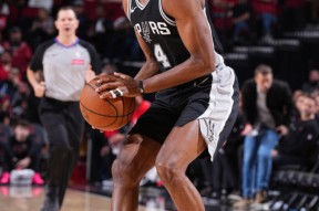 多米体育APP-转会期圣安东尼奥马刺备战NBA常规赛，完成体检细节曝光，压力陡增，心理建设被强调(圣安东尼奥马刺比赛录像)