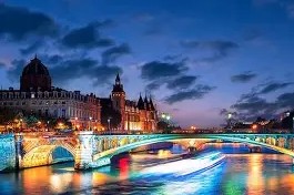 多米体育APP-包含法国杯赛程吃紧；上海申花冲刺阶段临场应变；管理层满意；训练强度明显提升的词条