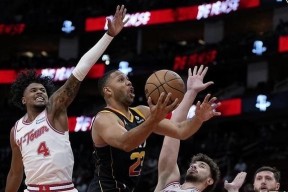 多米APP下载-菲尼克斯太阳内部会议纪要流出：冲刺阶段复出首秀，NBA季后赛使命明确，纪律约束更严格的简单介绍