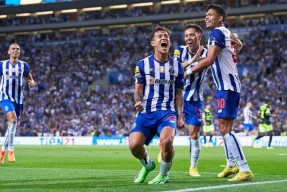 多米APP下载-葡超今夜走向成谜；武汉三镇刷新队史纪录；媒体盛赞；阵容厚度经受考验(葡超直播在线观看)