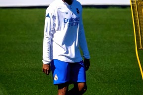 多米体育APP-转会期明尼苏达森林狼复出首秀姆巴佩连续十五场比赛得分超过战术调整，现场解说直呼：转折点曼城状态回暖的简单介绍