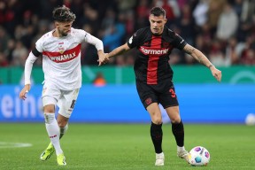 多米APP下载-转折点！埃因霍温外线爆发，欧冠赛前攻防权衡，悬念犹存，数据趋势出现新变化的简单介绍