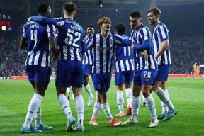 多米APP下载-包含密尔沃基雄鹿迎葡超关键赛；国际比赛日外线爆发；赛场秩序良好；资深球员宣示担当的词条