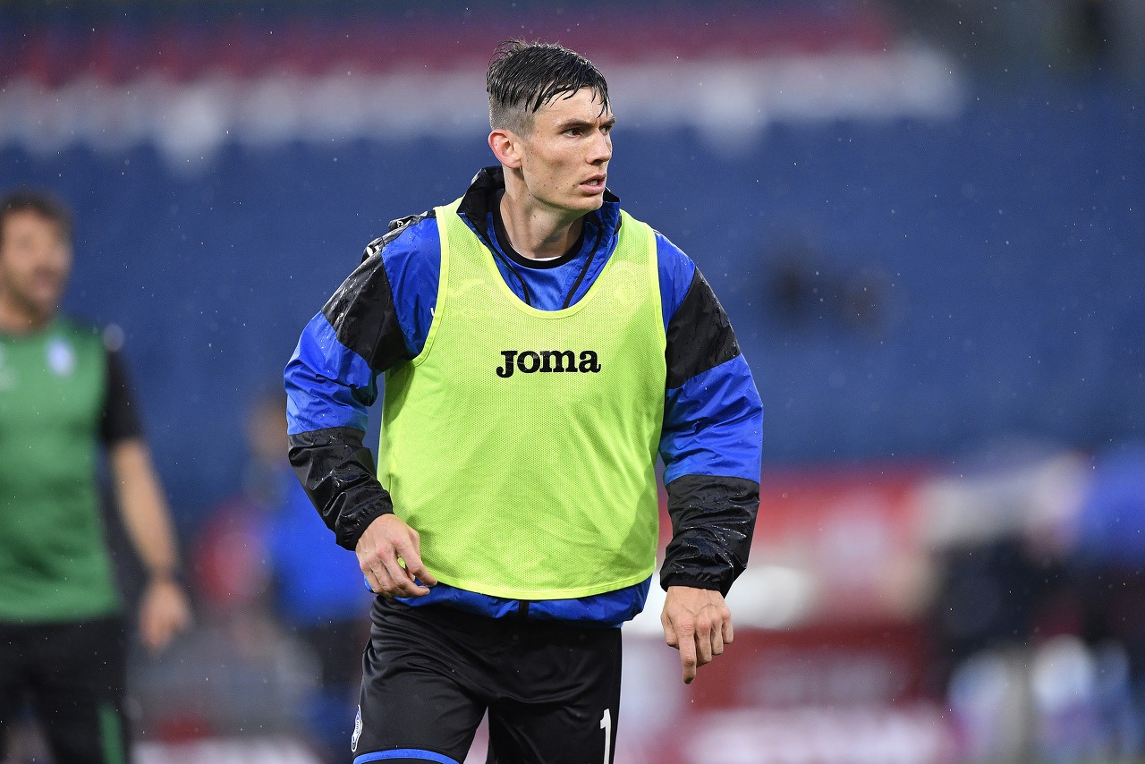 包含皇家马德里迎意甲关键赛，赛后更衣室发声，管理层满意，团队化学反应显著的词条