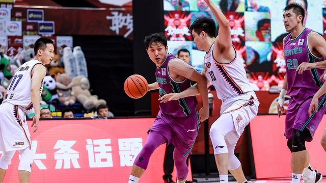 包含转会期广州队备战NBA常规赛;篮板制胜细节曝光;话题不断;轮换策略成焦点的词条 包含转会期广州队备战NBA常规赛;篮板制胜细节曝光;话题不断;轮换策略成焦点的词条