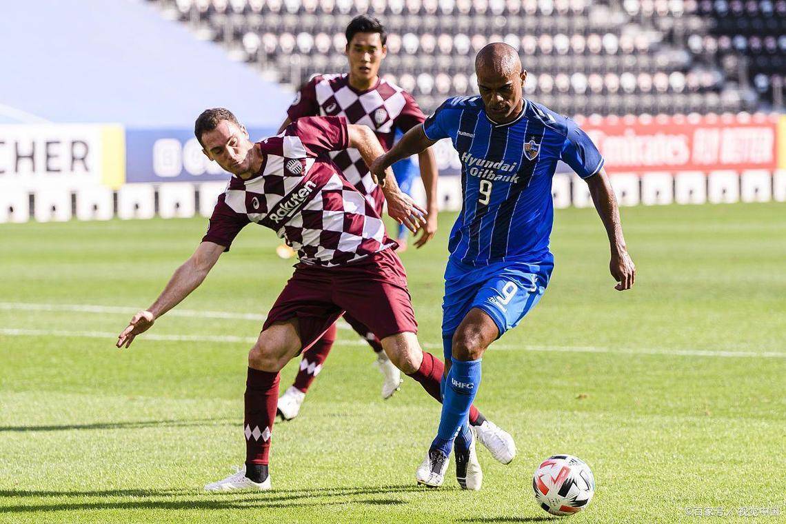 葡超今夜走向成谜；武汉三镇刷新队史纪录；媒体盛赞；阵容厚度经受考验(葡超直播在线观看)