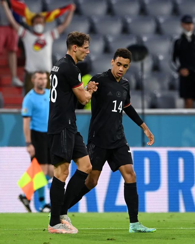 风云突变成都蓉城关键时刻遗憾出局；法甲版图或变；媒体盛赞；医务组通报恢复(巩立姣回应退役)