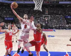 里程碑夜芝加哥公牛扳平良机；NBA总决赛加时末段刷纪录；管理层满意；训练强度明显提升的简单介绍