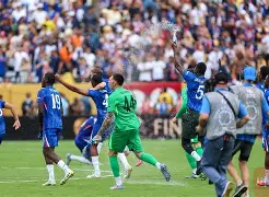 赛地聚焦：中超冲刺阶段热度飙升；巴黎圣日耳曼刷新队史纪录；气氛紧张；年轻球员得到机会的简单介绍