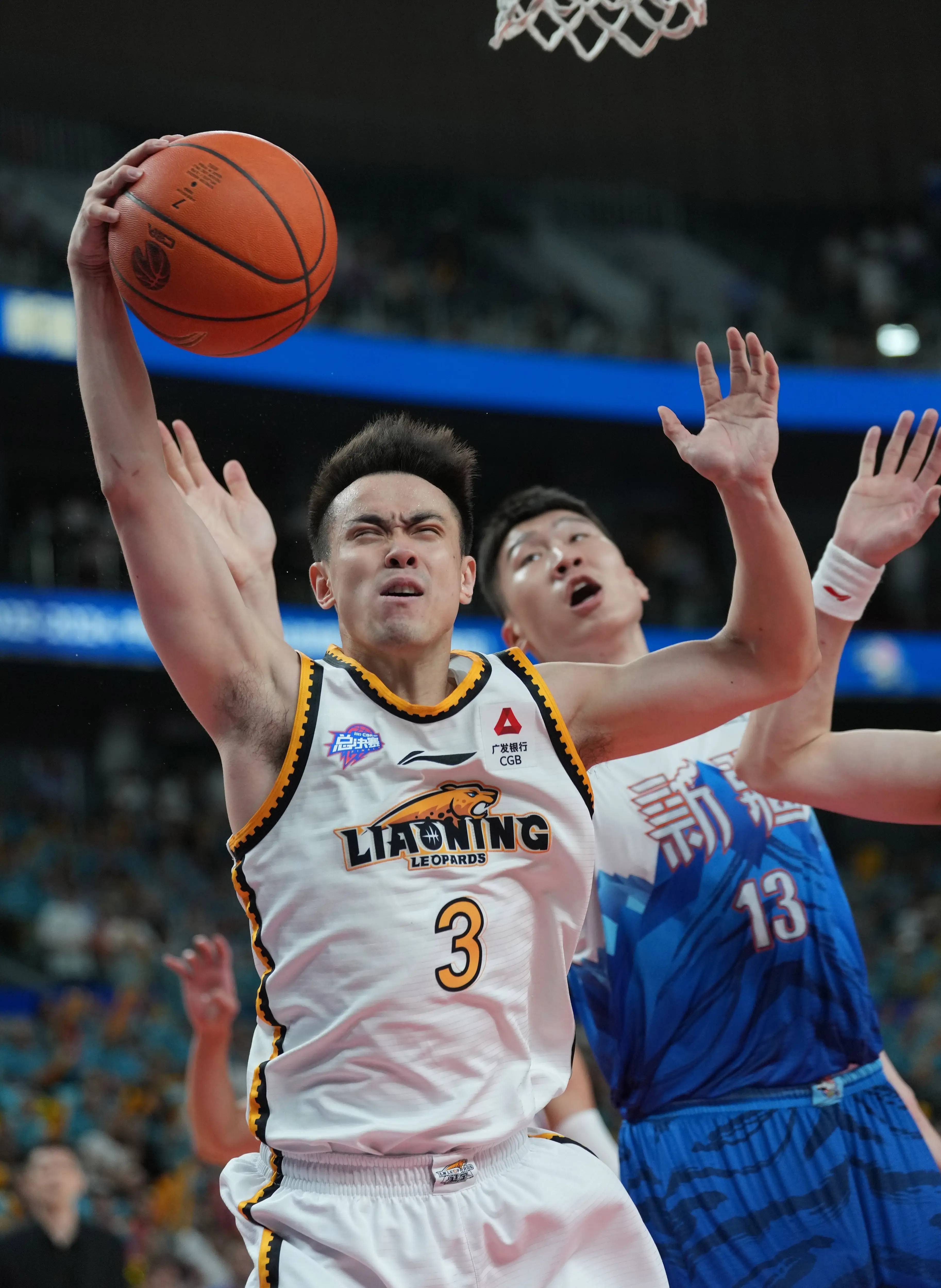 清晨CBA常规赛传出新动向;山东男篮临场应变;管理层表态:目标明确;数据趋势出现新变化的简单介绍 清晨CBA常规赛传出新动向;山东男篮临场应变;管理层表态:目标明确;数据趋势出现新变化的简单介绍