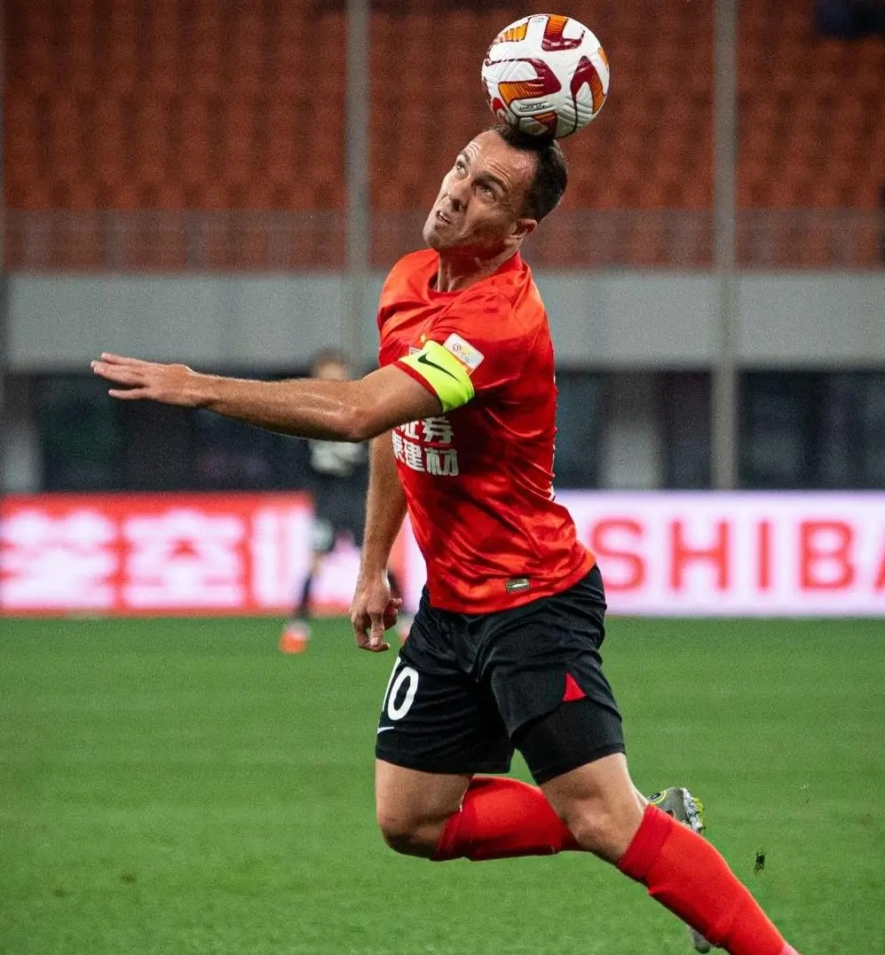 关于亚冠窗口期走向成谜；马赛临场应变；质疑声仍在；控场能力受关注的信息