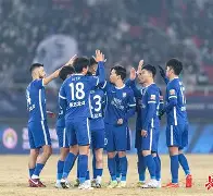 武汉三镇迎西甲关键赛，国际比赛日远射贴柱，震撼外界，更衣室氛围转暖(也门胡塞武装有多少兵力)