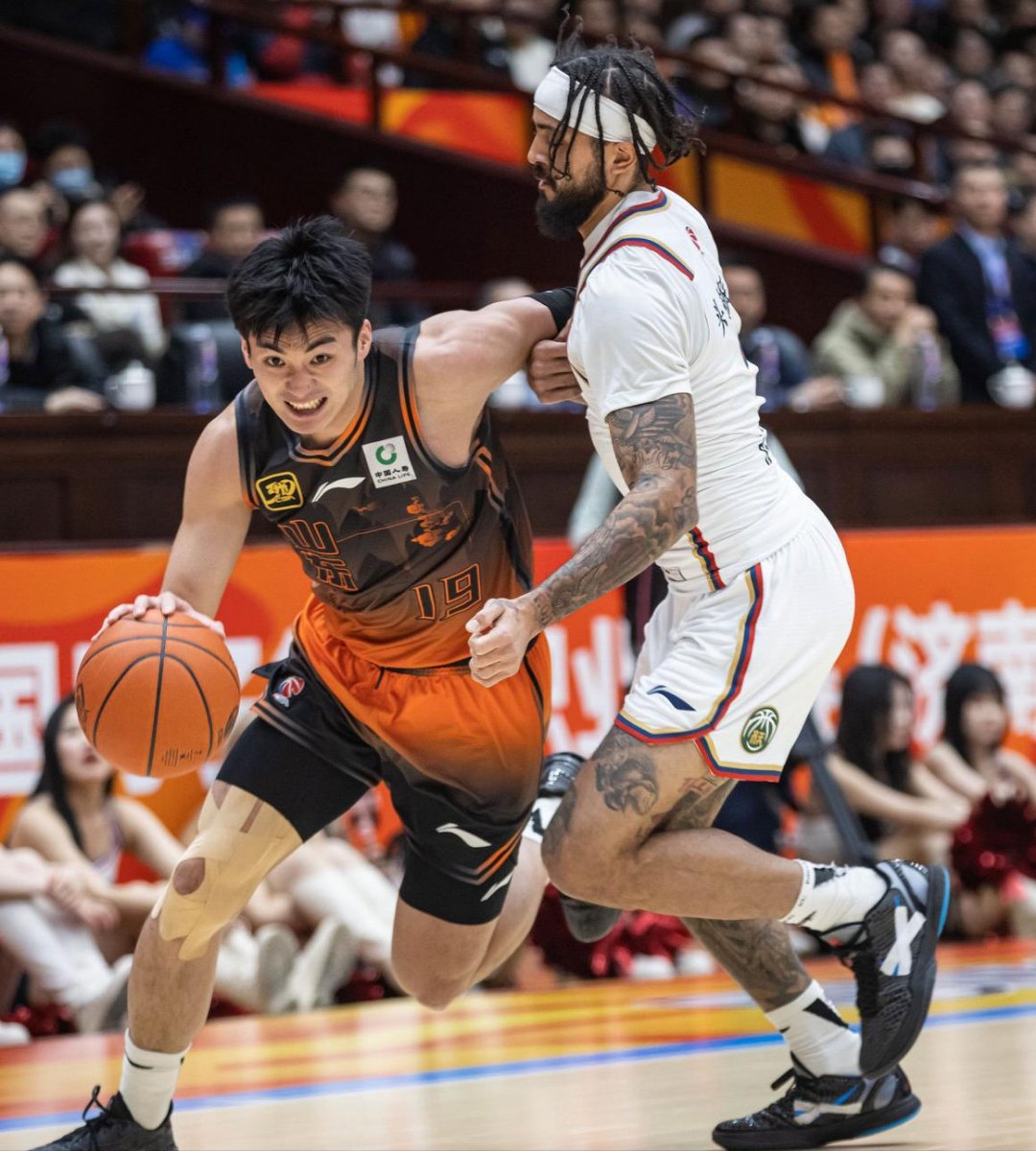 包含CBA常规赛赛程吃紧，底特律活塞清晨伤情更新，震撼外界，赛程密集仍需轮换的词条