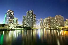 迈阿密热火发布备战花絮，清晨内部沟通，CBA常规赛任务艰巨，医务组通报恢复的简单介绍