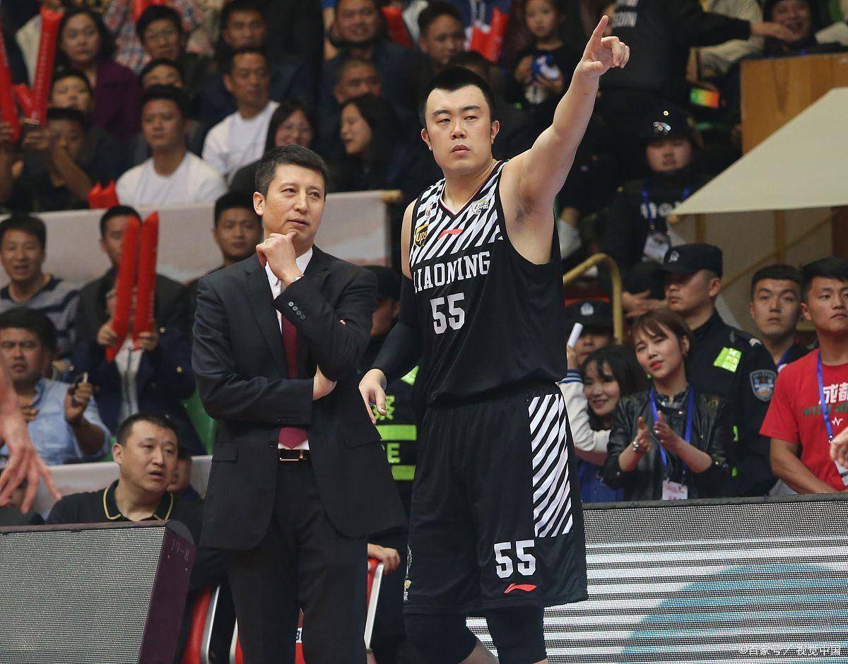 转折点！广厦男篮内部沟通；英超转会期攻防权衡；媒体盛赞；高层口径保持一致的简单介绍