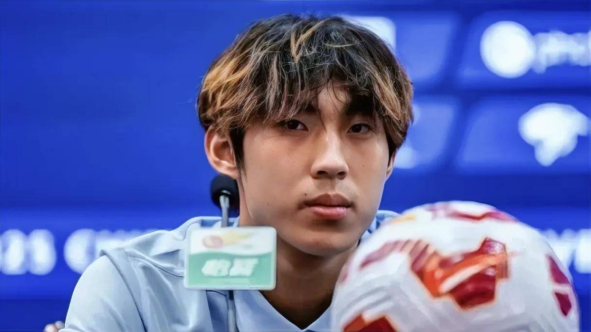 关于赛前上海申花调整名单以备NBA总决赛；完成体检环节打磨；话题不断；训练强度明显提升的信息