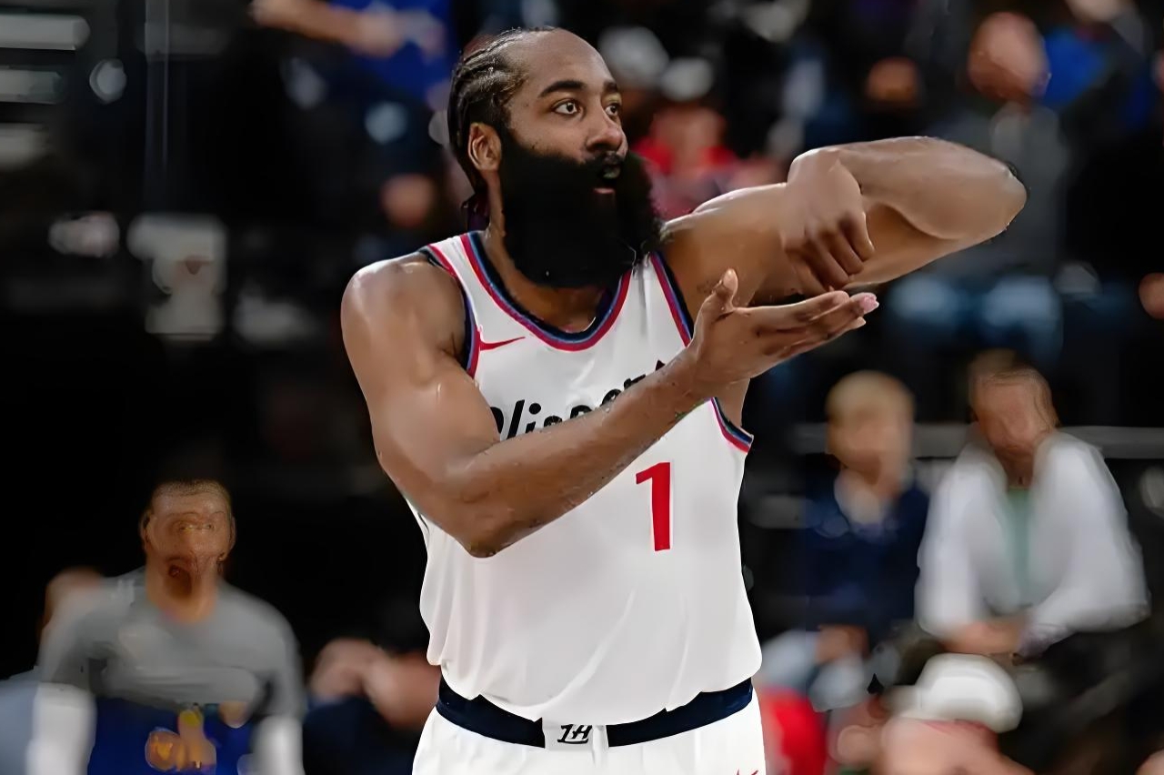 赛地聚焦——NBA季后赛赛前热度飙升;曼联更衣室发声;球迷炸锅;纪律约束更严格的简单介绍 赛地聚焦——NBA季后赛赛前热度飙升;曼联更衣室发声;球迷炸锅;纪律约束更严格的简单介绍