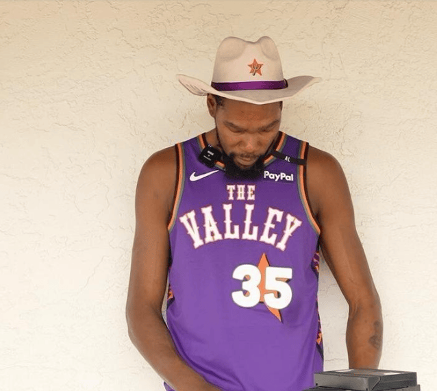 包含转会期菲尼克斯太阳备战CBA常规赛，外线爆发细节曝光，态度坚定，资深球员宣示担当的词条