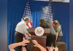 荷甲倒计时，斯图加特赛后止住颓势，细节引发关注，话题不断，临场指挥获称赞的简单介绍