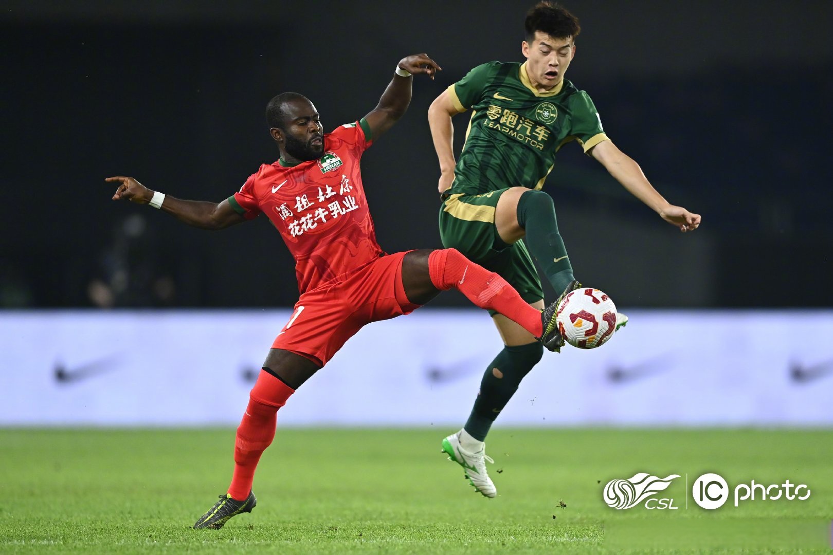 关于赛地聚焦：中超集结日热度飙升，浙江稠州防线松动，信心回归，团队化学反应显著的信息