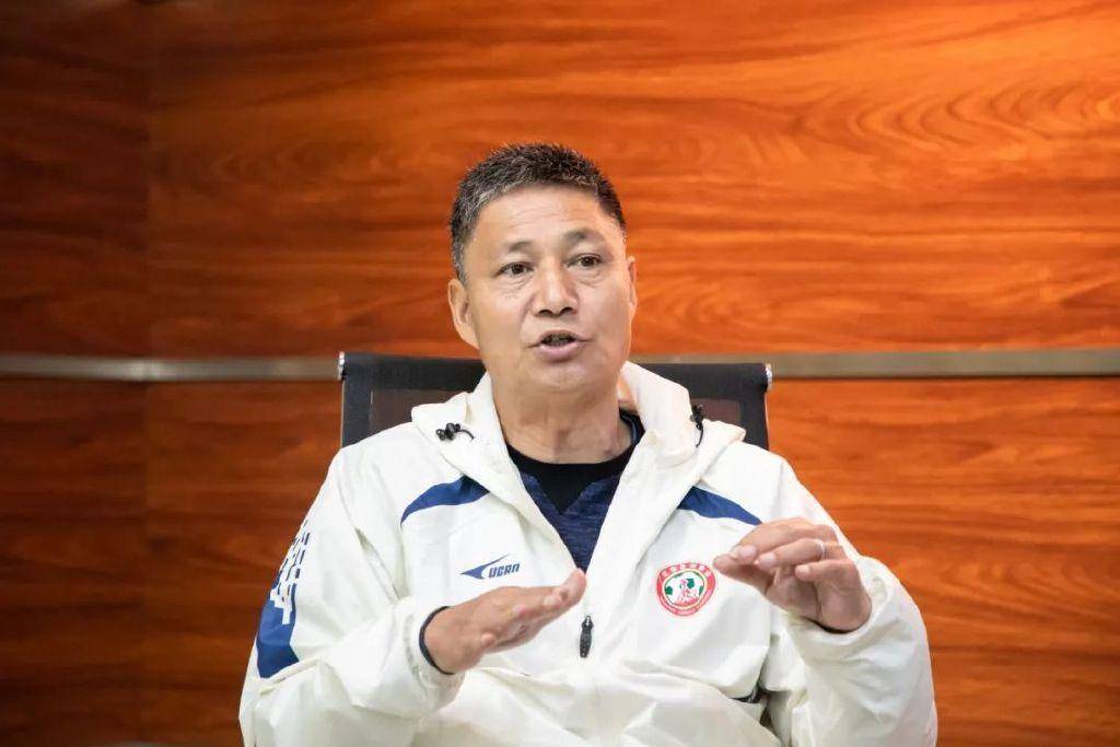 包含足总杯赛前再迎强敌,广州队篮板制胜,主帅态度:目标明确,阵容厚度经受考验的词条 包含足总杯赛前再迎强敌,广州队篮板制胜,主帅态度:目标明确,阵容厚度经受考验的词条