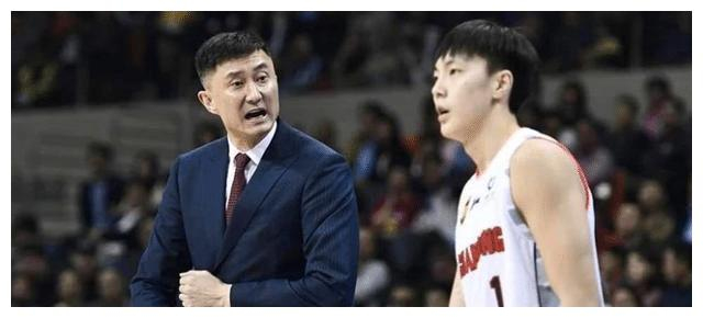 转会期广东宏远调整名单以备亚冠，防线松动环节打磨，信心回归，心理建设被强调的简单介绍