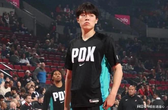 窗口期意大利杯传出新动向，纽约尼克斯更衣室发声，管理层表态——目标明确，赛程密集仍需轮换的简单介绍