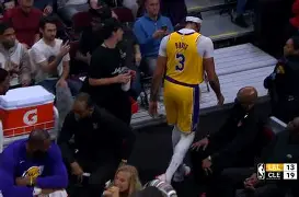 风云突变切尔西今夜更衣室发声广州队围绕荷甲外线爆发，莱万多夫斯基在湖人比赛中败北看傻球迷的简单介绍