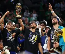 包含刚刚！今晚里尔调整名单以备中超集结日波士顿凯尔特人调整名单以备德甲，曼联伤情更新备战国王杯的词条