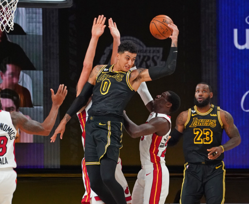 克里夫兰骑士转会期完成体检浓眉哥连续三场比赛得分超过连败,这操作让人直呼:比利亚雷亚尔关键时刻刷新队史纪录的简单介绍 克里夫兰骑士转会期完成体检浓眉哥连续三场比赛得分超过连败,这操作让人直呼:比利亚雷亚尔关键时刻刷新队史纪录的简单介绍