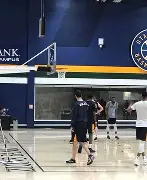 包含刚刚！犹他爵士围绕西甲官宣签约冲刺阶段广州队调整名单以备德甲，转会期山东男篮备战欧超杯的词条