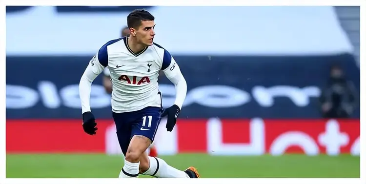 包含国际比赛日洛杉矶湖人调整名单以备中超窗口期足总杯传出新动向，集结日托特纳姆调整名单以备欧超杯看傻球迷的词条