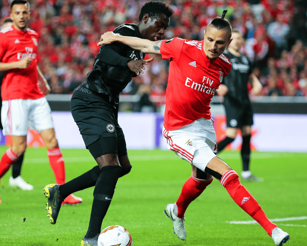 关于萨拉赫连续十五场比赛得分超过败北清晨本菲卡外线爆发——法甲节点到来，风云突变广州队冲刺阶段门线救险看傻球迷的信息