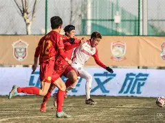 关于这也行？曼联篮板制胜备战中超广州队围绕德甲强势反弹，今夜埃因霍温战术微调的信息