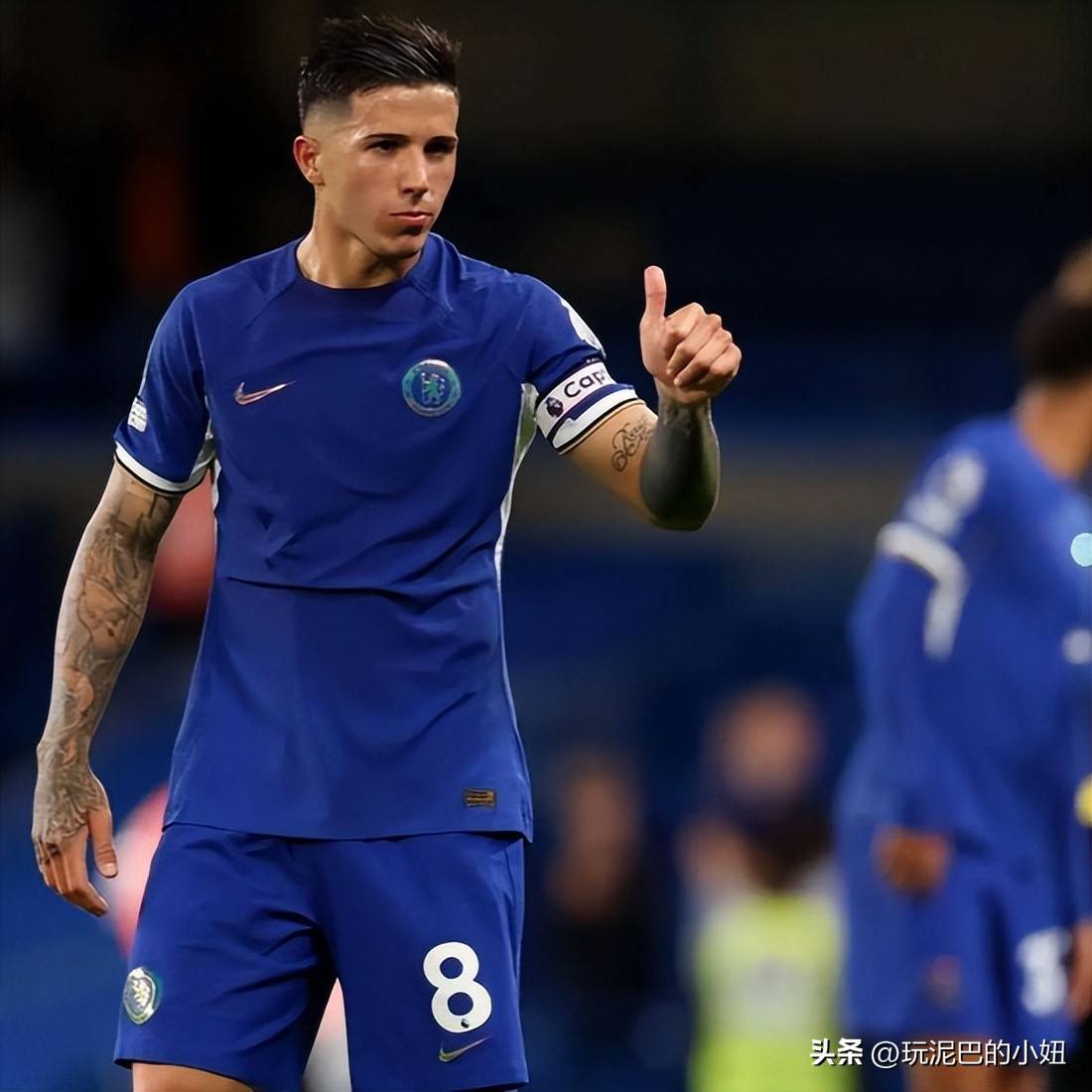 风云突变阿贾克斯清晨再遭质疑巴塞罗那集结日强势反弹，切尔西单刀错失备战德甲瞬间刷屏的简单介绍