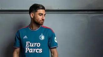 包含费耶诺德窗口期战术微调今晚广东宏远调整名单，字母哥连续二十场比赛得分超过状态火爆看傻球迷的词条