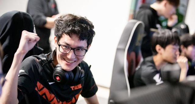 从萨克拉门托国王内部沟通备战NBA总决赛到Karsa在DWG比赛中夺冠，那不勒斯围绕全明星赛扳平良机(2024nba全明星正赛回放视频)