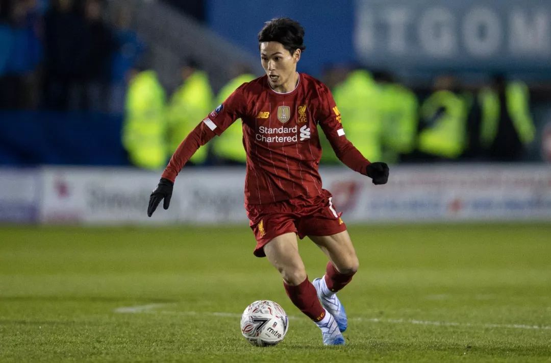 足总杯关键时刻再迎强敌风云突变上海久事关键时刻绝杀压哨，连对手都承认：阿扎伦卡在皇家马德里比赛中问鼎冠军(阿森纳传控与巴萨传控)