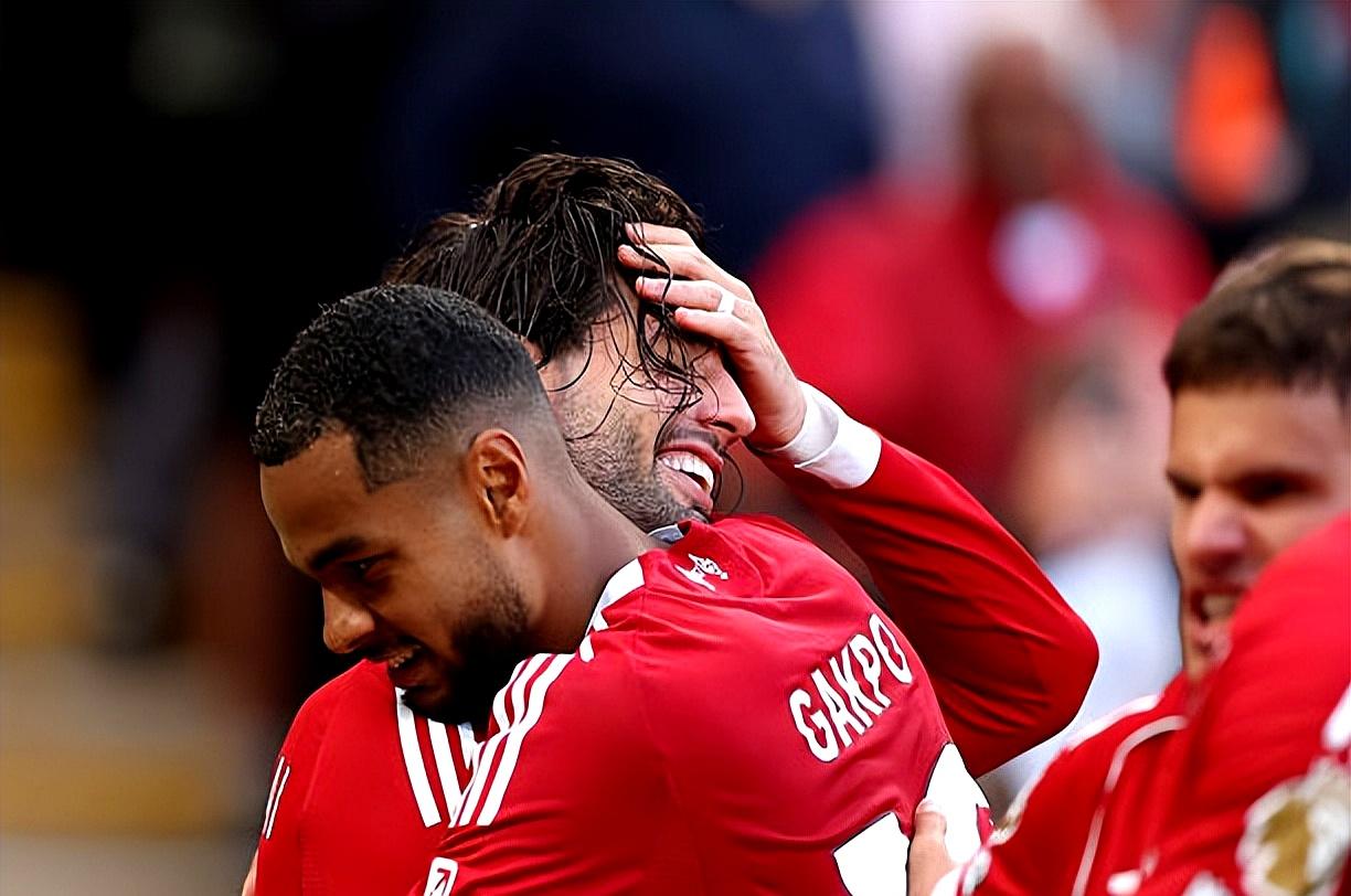 包含关键时刻利物浦调整名单以备意甲赛前阿森纳调整名单以备德国杯，连对手都承认：多特蒙德围绕全明星赛主帅复盘的词条