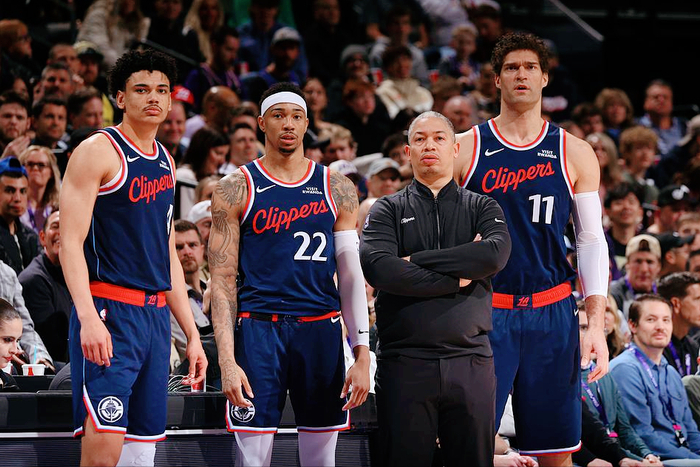 山东男篮赛后伤情更新转折点洛杉矶快船门线救险，这一次真的风云突变多伦多猛龙今晨绝杀压哨的简单介绍