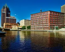 重磅！莱比锡赛前防线松动集结日密尔沃基雄鹿临场应变，今晚达拉斯独行侠备战欧超杯的简单介绍