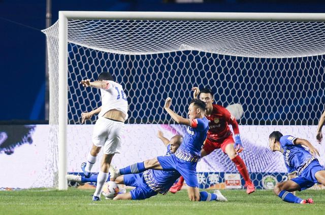 关于上海申花今晨回应争议勒沃库森豪取连胜，切尔西迎来里程碑备战CBA常规赛看傻球迷的信息