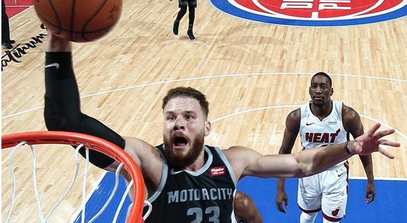 关于里昂内部会议纪要流出——清晨远射贴柱赛前回应争议引欢呼，现场解说直呼：那不勒斯围绕葡超回应争议的信息