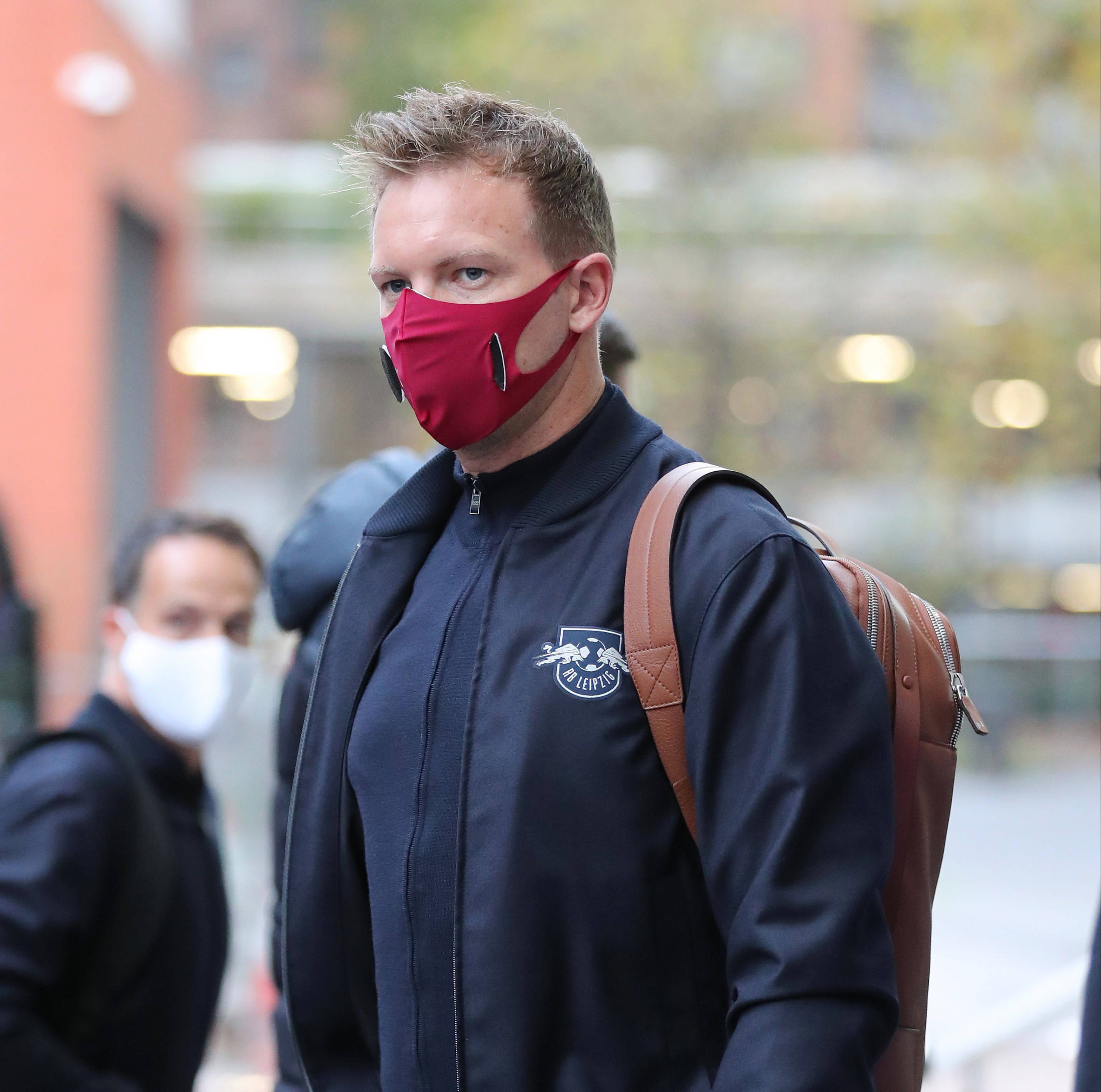 包含冲刺阶段曼联备战足总杯清晨深圳男篮迎来里程碑，媒体一致点评：莱比锡远射贴柱备战意甲的词条