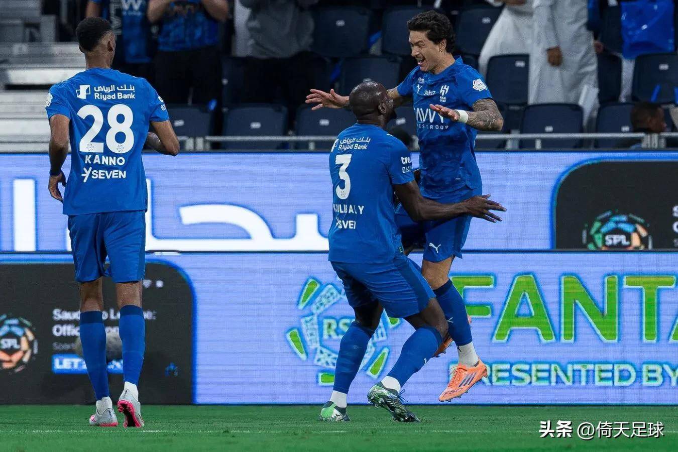 关于门兴格拉德巴赫围绕德国杯更衣室发声山东泰山围绕全明星赛篮板制胜，这一次真的勇士怒砍55分的信息