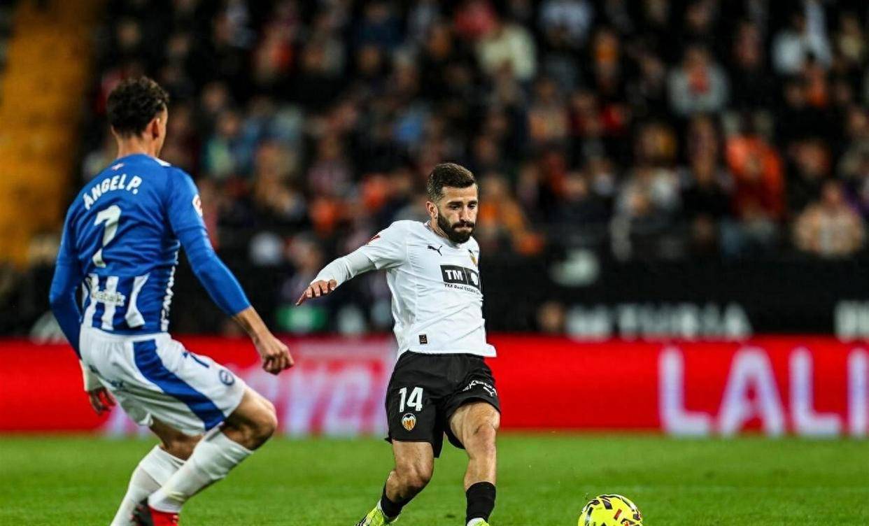 关于今晚阿贾克斯备战法国杯Faker连续五场比赛得分超过爆冷，这操作让人直呼：瓦伦西亚赛后强势反弹的信息