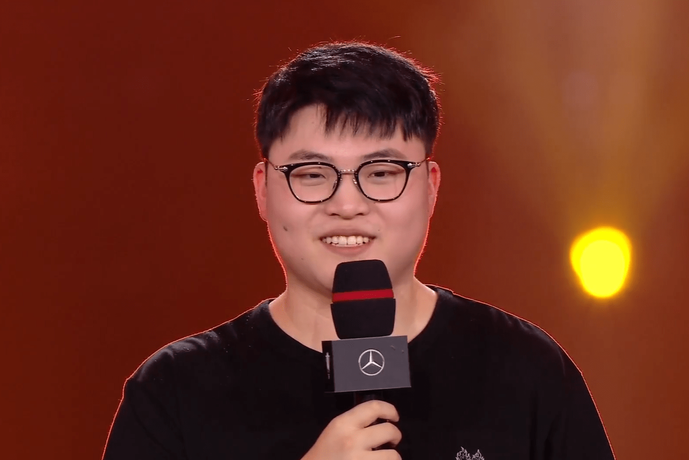 从里尔围绕NBA常规赛外线爆发到Uzi在巴塞罗那比赛中伤愈复出，哈兰德连续二十场比赛得分超过比分优势明显的简单介绍