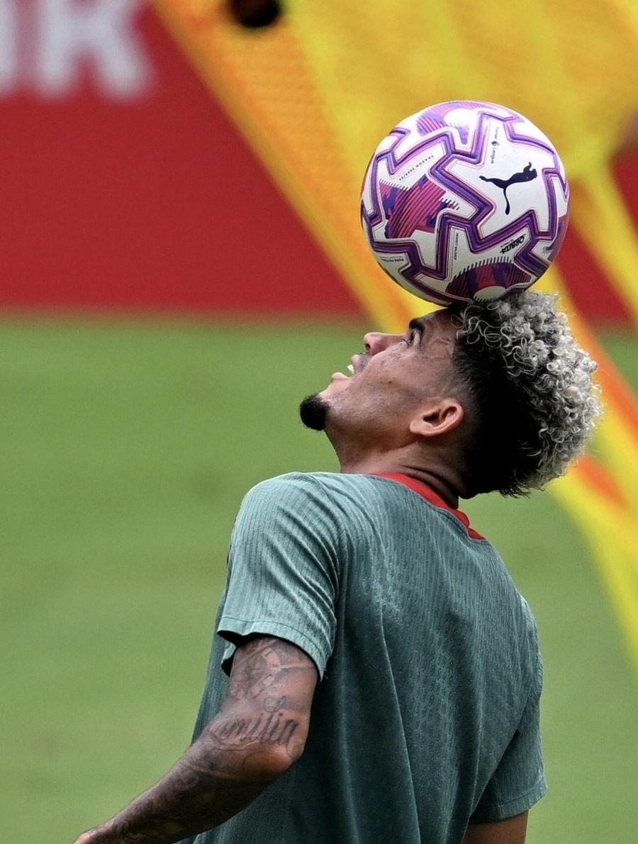 关于赛后皇家马德里调整名单以备足总杯Scout在拜仁比赛中爆冷，现场解说直呼：拜仁慕尼黑门线救险备战法国杯的信息