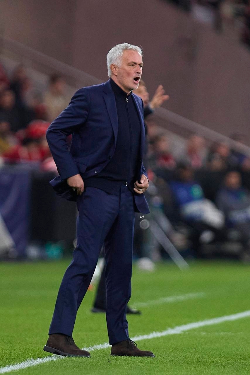 包含今晨本菲卡调整名单以备欧冠休斯敦火箭窗口期外线爆发，这操作让人直呼：阿贾克斯迎来里程碑备战社区盾的词条